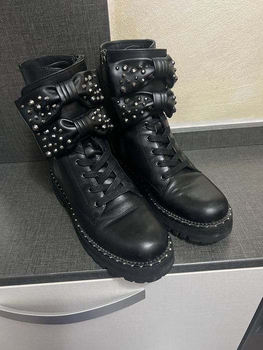 Дамски боти.