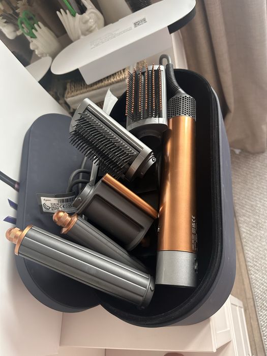 Фен-стайлер Dyson