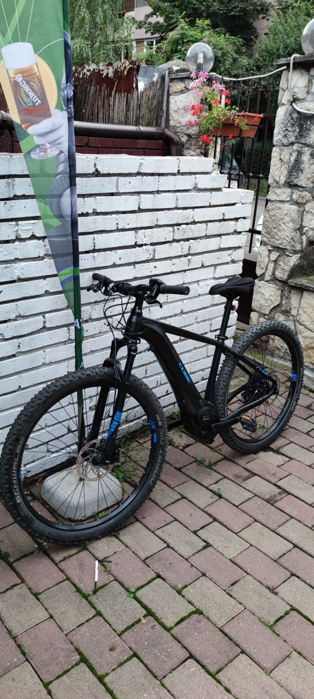 Bicicleta cube reaction cheap hybrid eagle 500