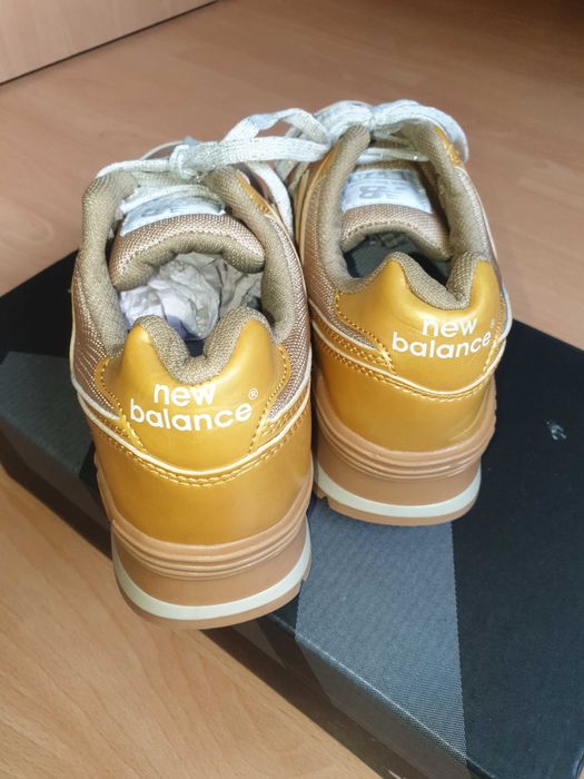 Adidasi de dama marca New Balance Model 574 Gold marime 38 Noi