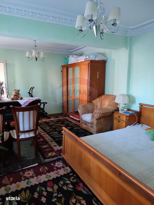 VANZARE SPECIALA Casă / Vilă cu 7 camere, Uverturii MILITARI/Duplex