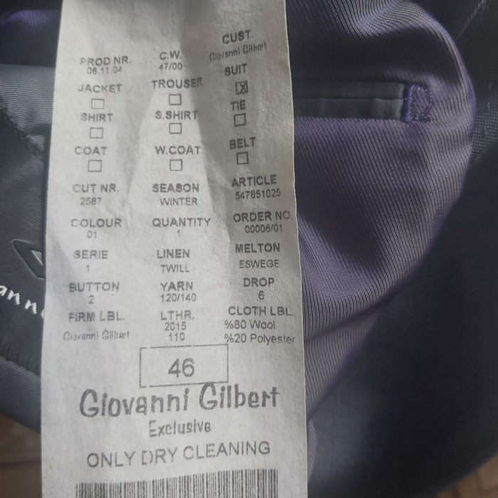 Продам костюм классический