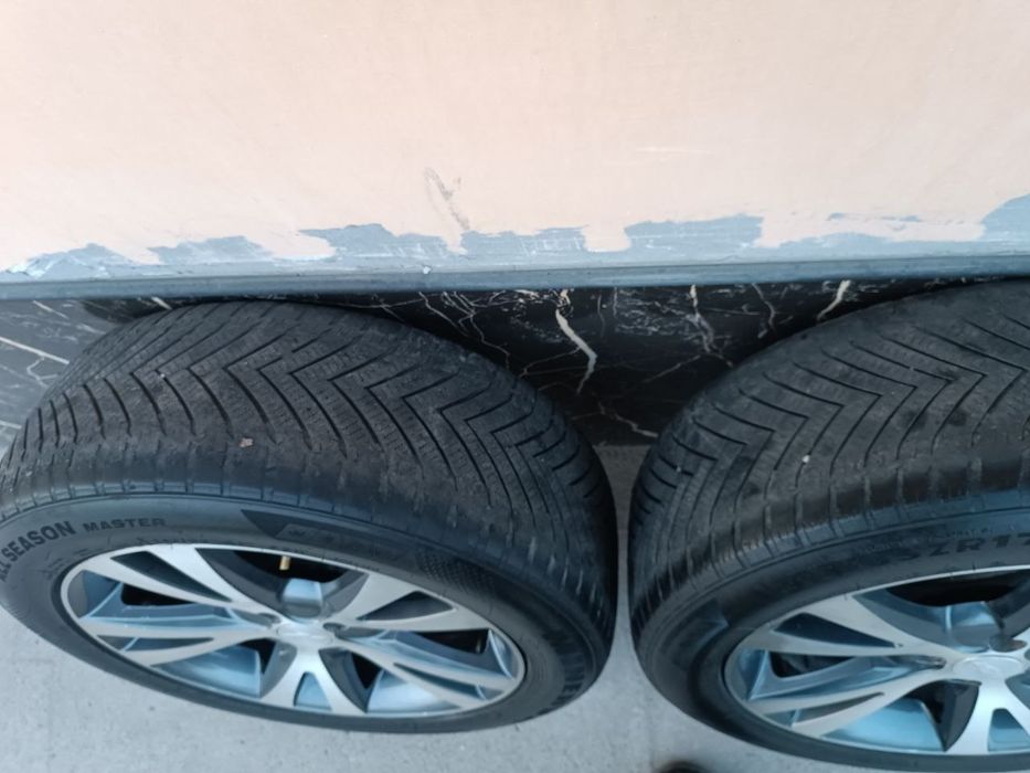 Kaptiva Stil Diska Balon Sotiladi 215 55 R17 Holati ideal