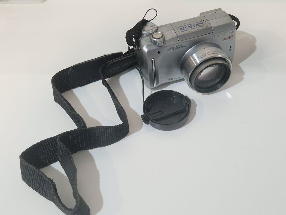 Aparat foto Olympus funcțional doar la priza