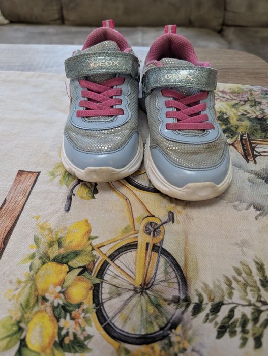 Skechers/Geox/Primigi маратонки и сандали  28 номер