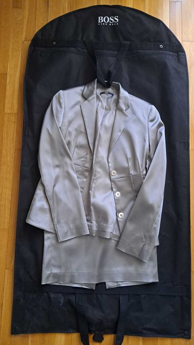 Costum dama Boss, marime XS, purtat o singura data, gri metalizat