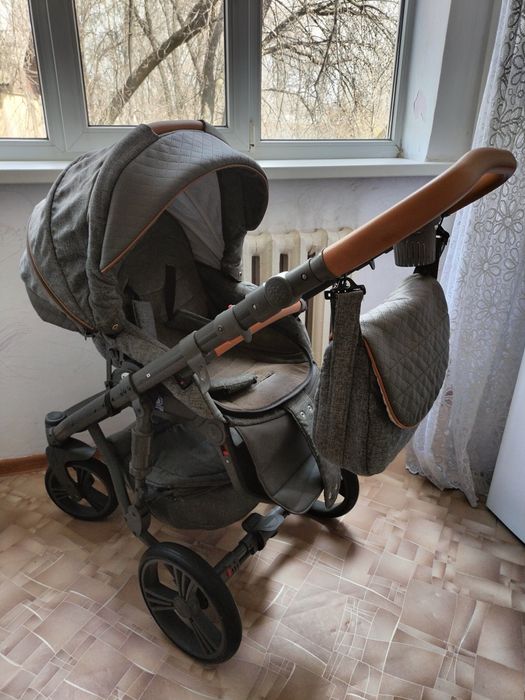 Продам детскую коляску