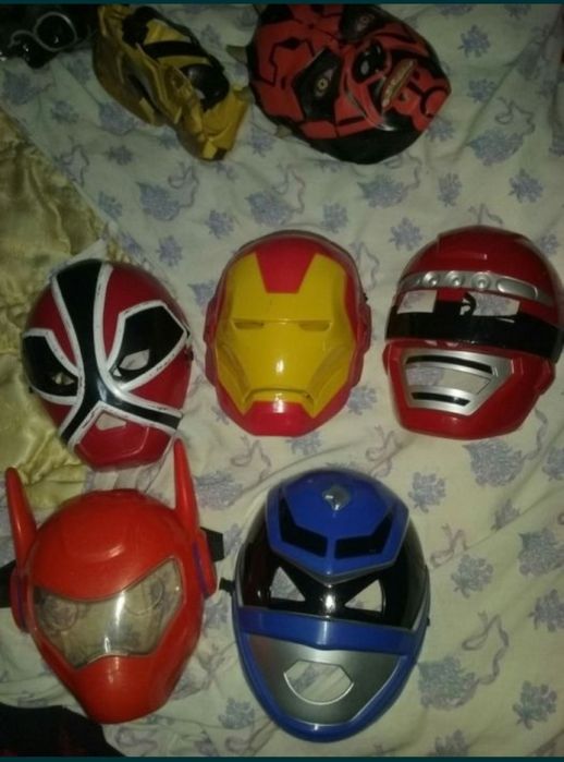 Vand colectie 160 de masti diferite,masca,carnaval, teatru, inchiriat