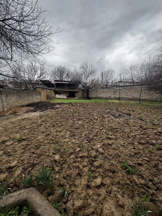 Очень хороший добротный дом кирпичный!