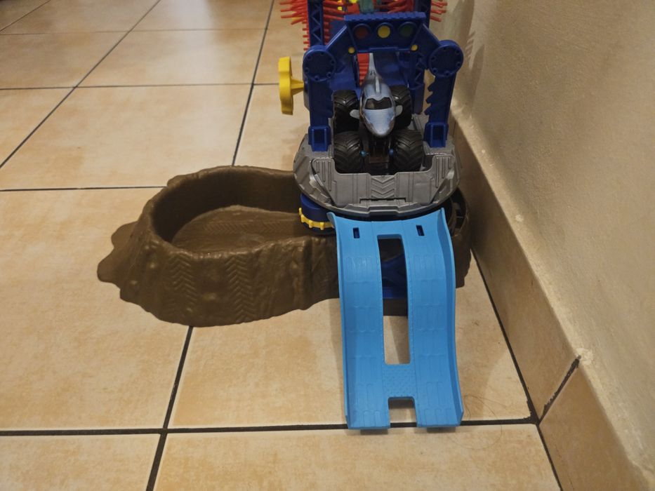 Vând Spălătorie Monster Jam