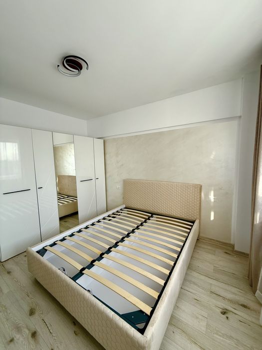 Apartament cu 3 camere et4/4 strada  Doinei