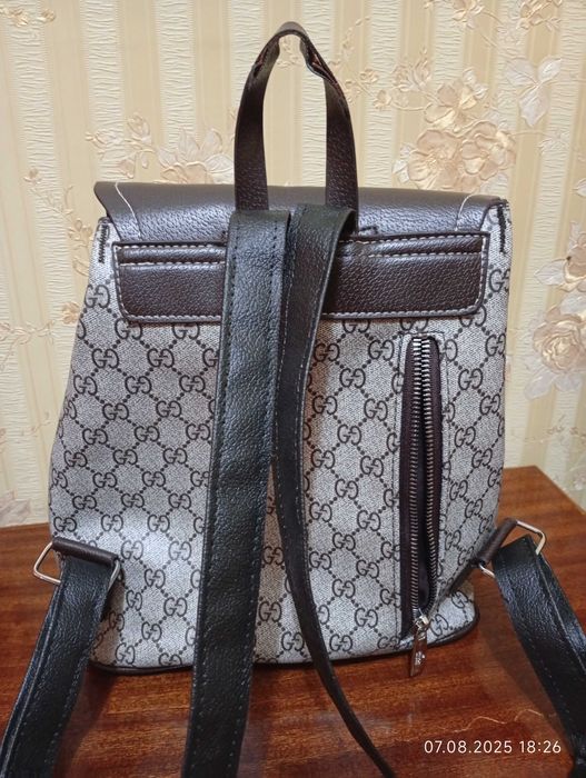 Рюкзак женский в хорошем состоянии