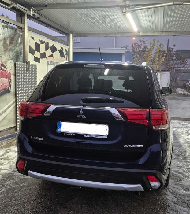 Mitsubishi Outlander III 2.2 4WD – Automata, Full option | 7 locuri | Istoric complet reprezentanță