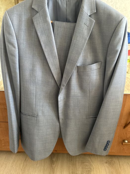 Продам мужской костюм