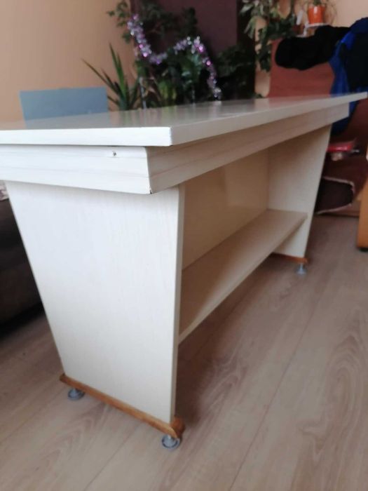 Голяма холна секция с гардероб и маса