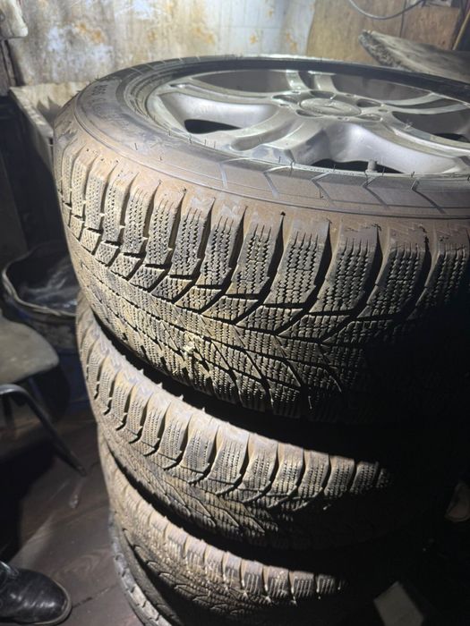 Диск с зимней резиной