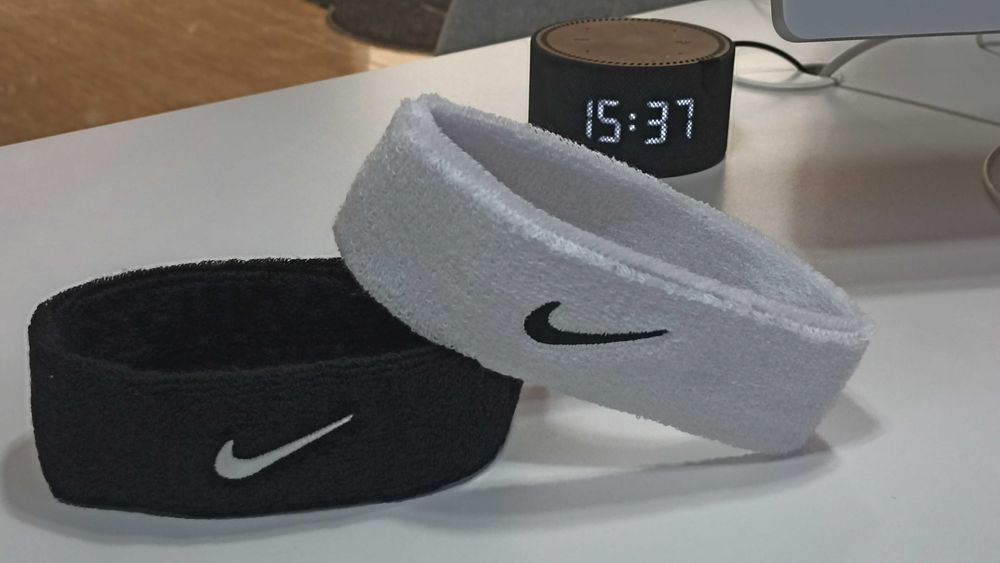 Повязка от бренда найк