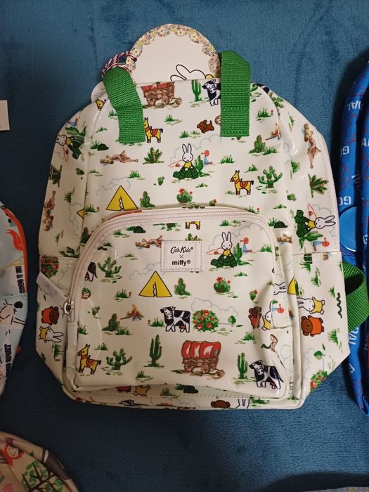 Vând ghiozdane copii