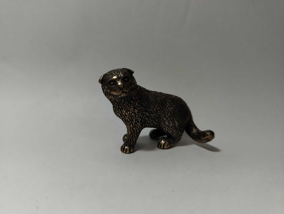 Бронзова статуетка