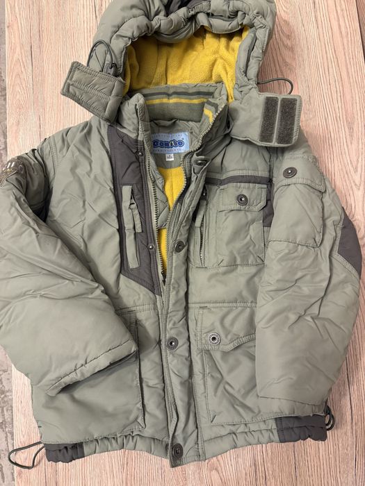 Продадам куртку на мальчика