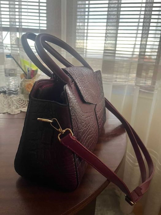 Дамска чанта от естествена кожа