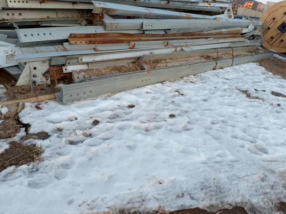 Продам угольник 150 новые