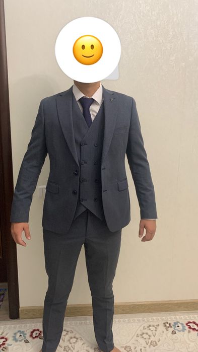 Продам костюм тройка