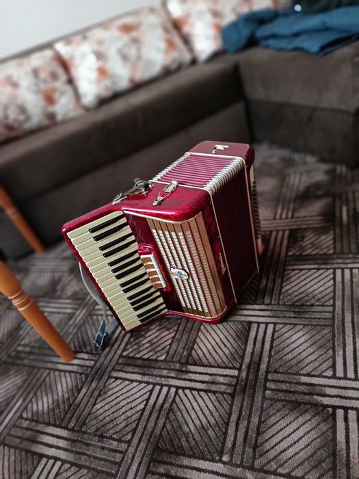 Продавам акордеон като нов!