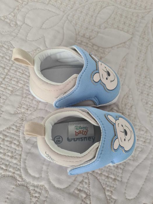 Vând papucei bebeluși