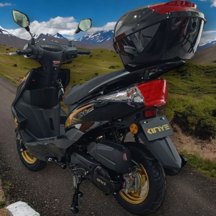 Мопед М8  150 куб   .