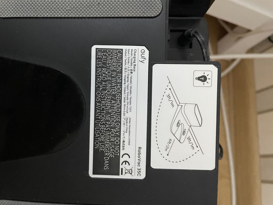 Продаю робот-пылесос eufy c35