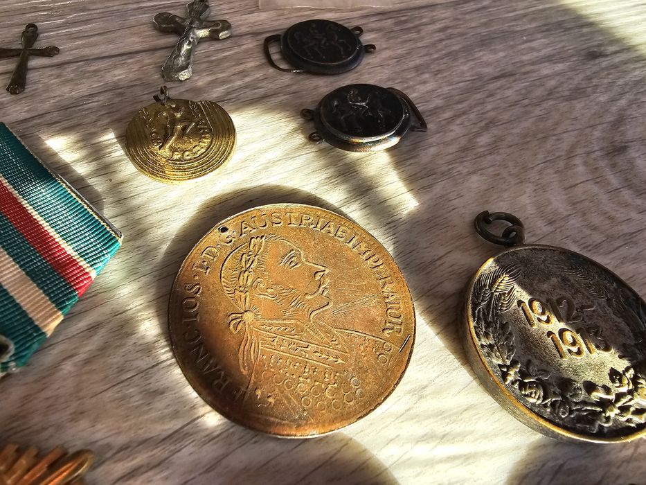 Лот неща от миналото