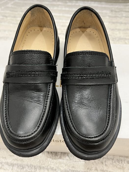 Продам детские туфли