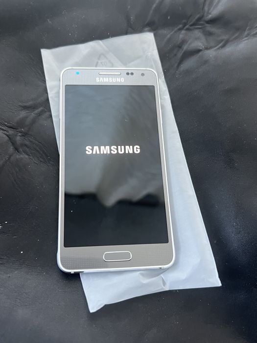 Samsung Galaxy Alpha silver nou nout,cu toate accesoriile functional o