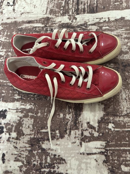 Дамски кецове Convers червени