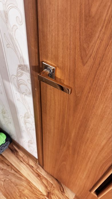 Продам межкомнатные двери б/у