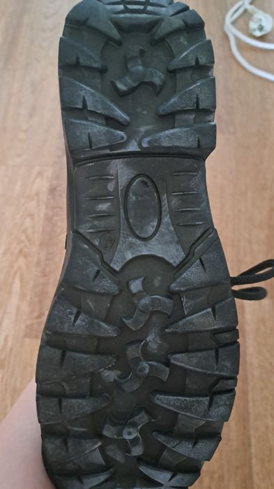 Продам зимние берцы кожаные