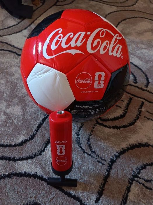 Мяч  Coca-Cola  новый с насосом копток