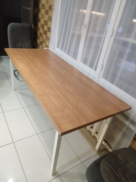 Продам стол обеденный
