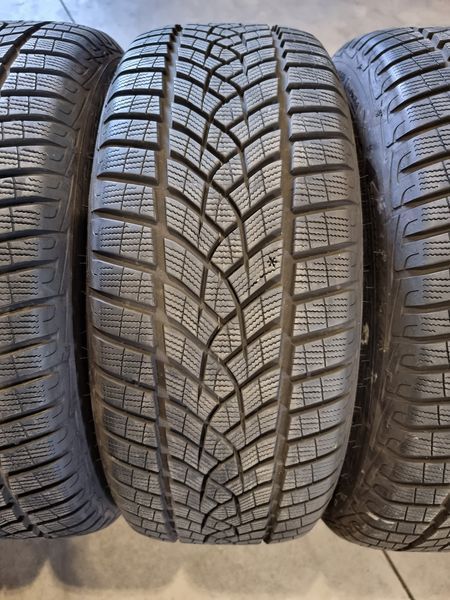 225/50/18 Goodyear 4бр RunFlat