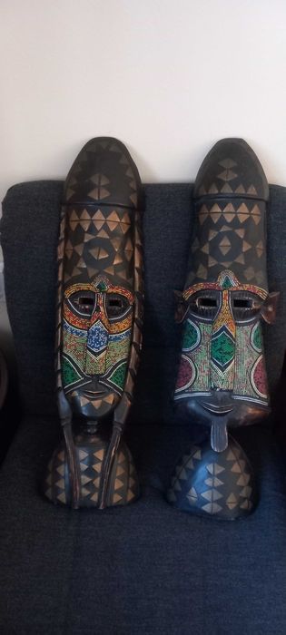 Продавам западноафрикански маски с височина 70 см.