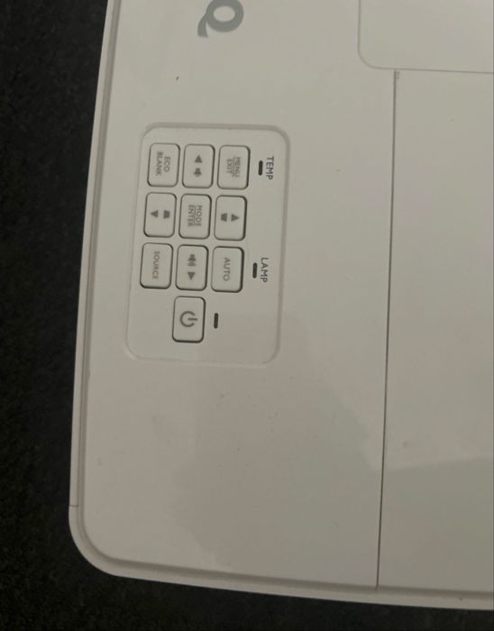 Videoproiector FULL HD Benq ca nou, imaginea clara