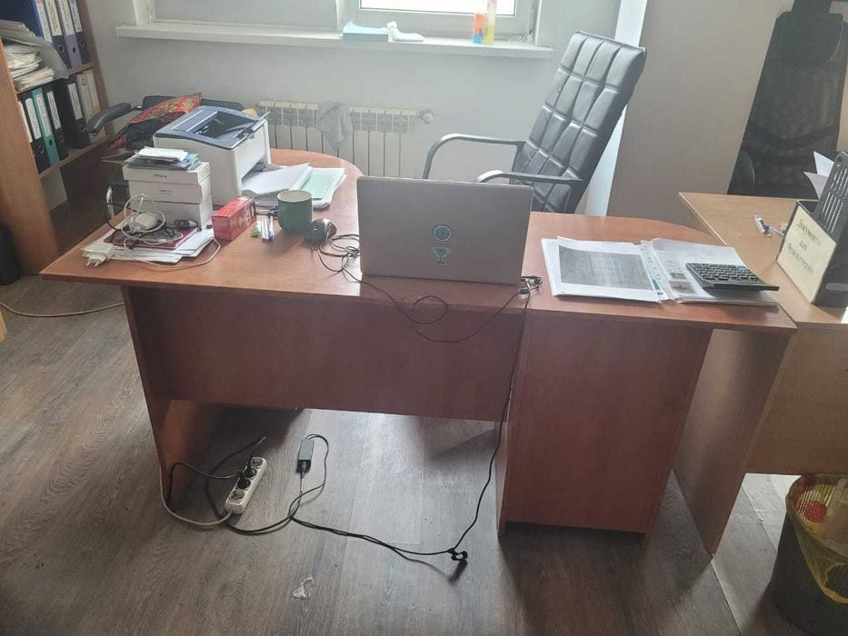 Продам офисные столы