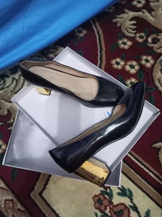 Сатылады буу,оте укыпты киилген аяк киимдер