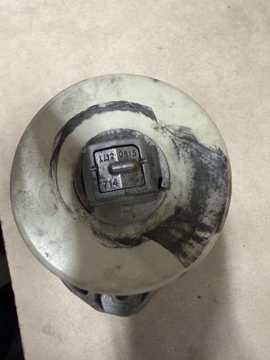 Тампон двигател mercedes w222  s560