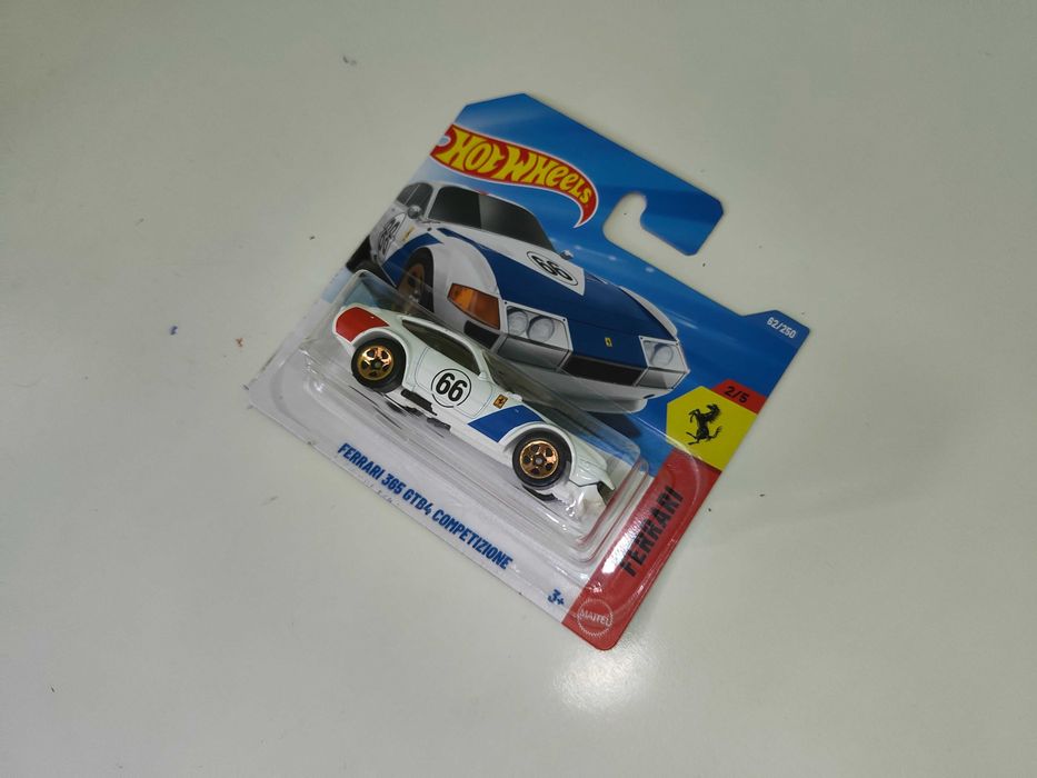 Hot wheels количка