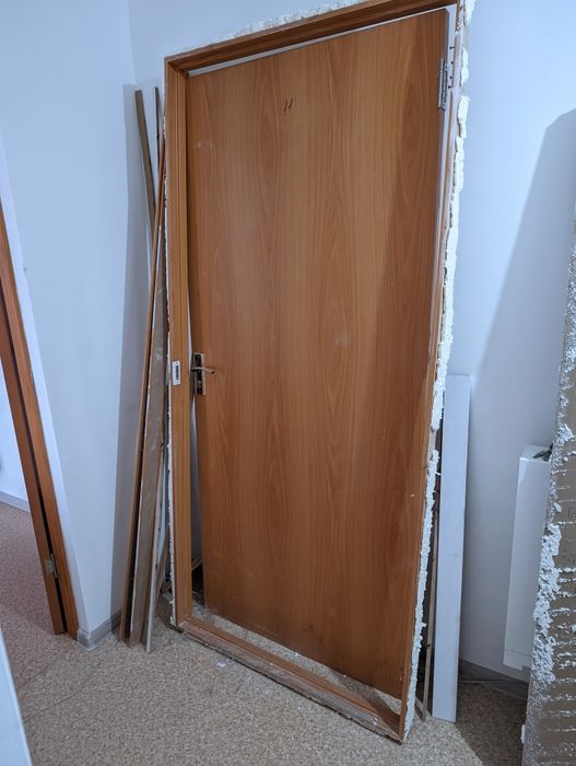 Дверь от застройщика