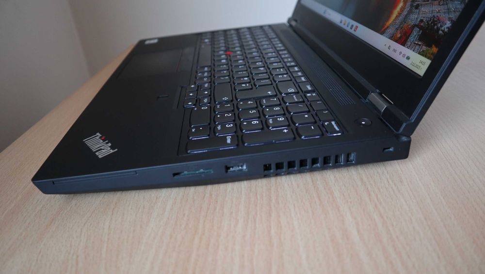 Lenovo ThinkPad P15 1 Gen NVIDIA T1000 15,6/ i7 10850H / 1TB NVMe/16GB