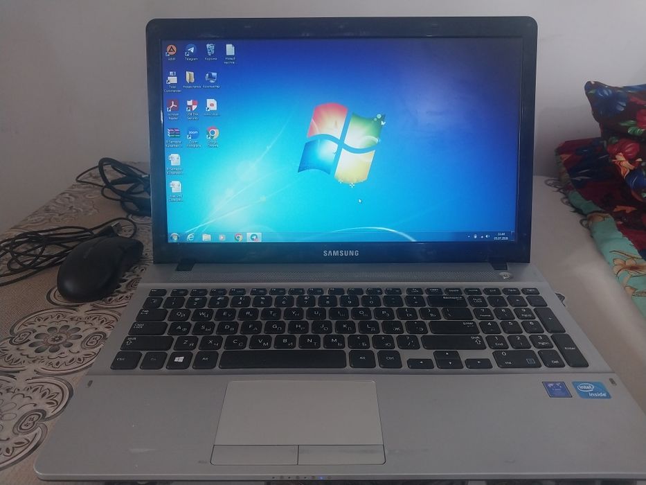 Samsung noutbook srochno sotiladi