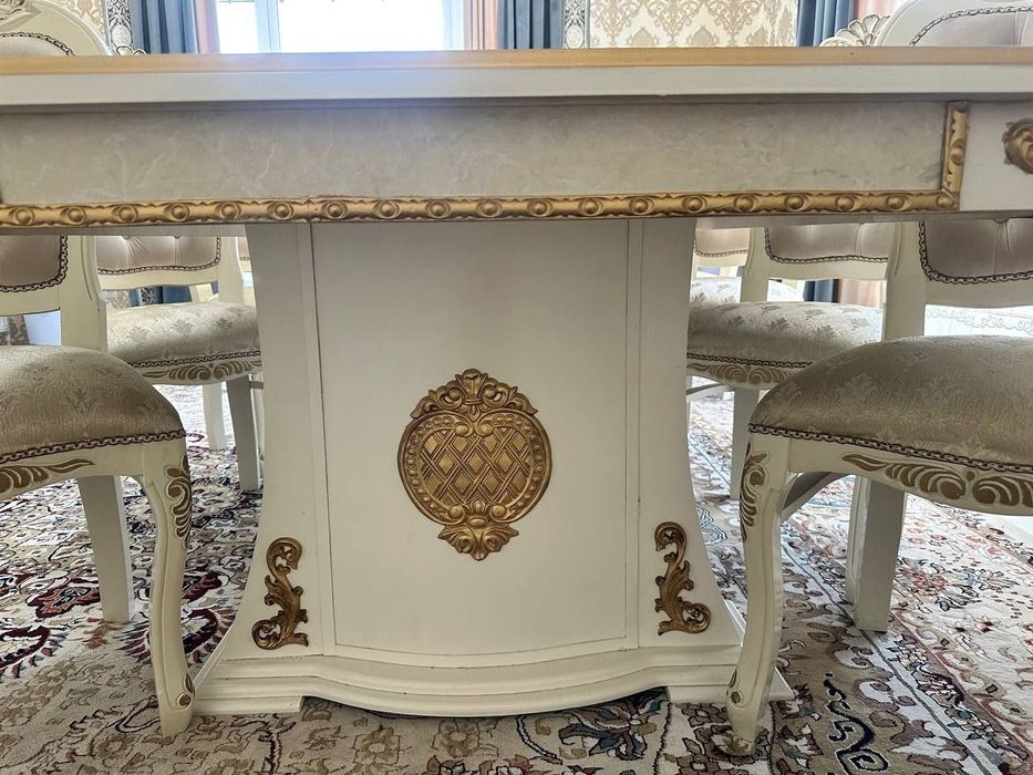 Stol stul 12 kishilik mebel sotiladi